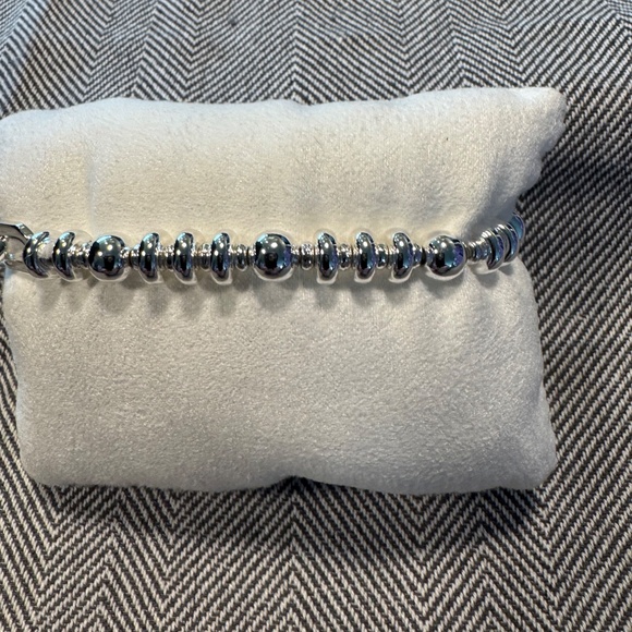 Tropical Getaways - Charmelier Charm Bracelet collection By BP - Picture 3 of 5